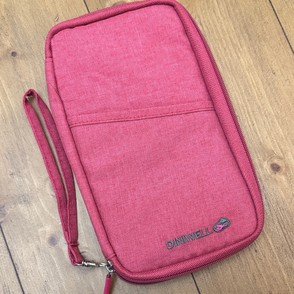 DINIWELL Pink Travel Wallet